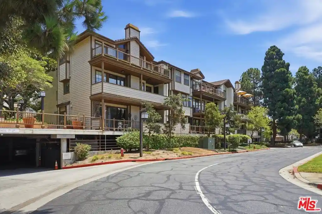 Listing Photo 19 - Condo for sale in 2559 Plz Del Amo located at 2559 Plz Del Amo, Torrance, CA 90503 - Unit #213