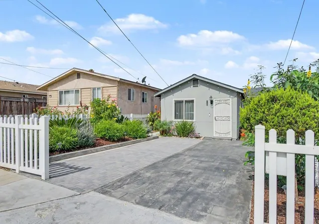 Photo 2 of Sale Pending at 1150 14th Street, Imperial Beach, CA 91932 | MLS# PTP2605632 | Listing updated on 2026-10-07