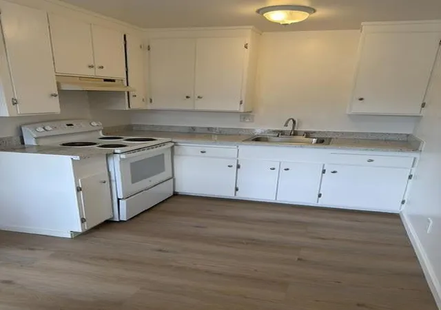 Photo 4 of House for sale at 851 Leigh Ave, San Jose, CA 95128 | MLS# ML82055552 | Listing updated on 2026-09-13