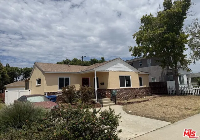 Photo 2 of Sale Pending at 5577 W 82nd Street, Los Angeles, CA 90045 | MLS# 26862933 | Listing updated on 2026-10-03