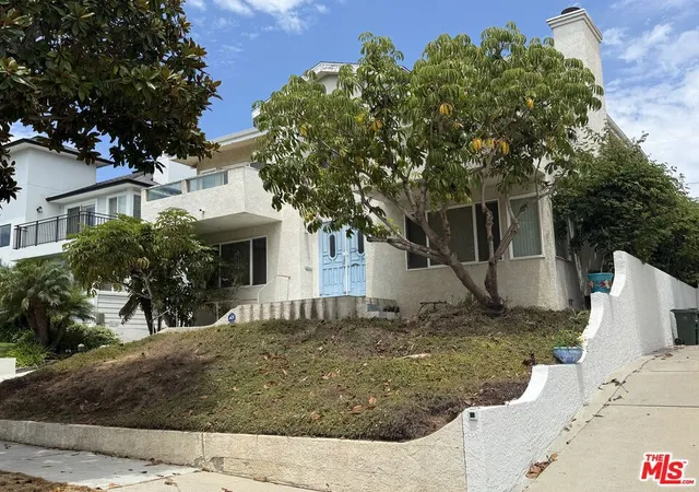 Photo 2 of Sale Pending at 1212 S Irena Ave, Redondo Beach, CA 90277 | MLS# 26862945 | Listing updated on 2026-10-09