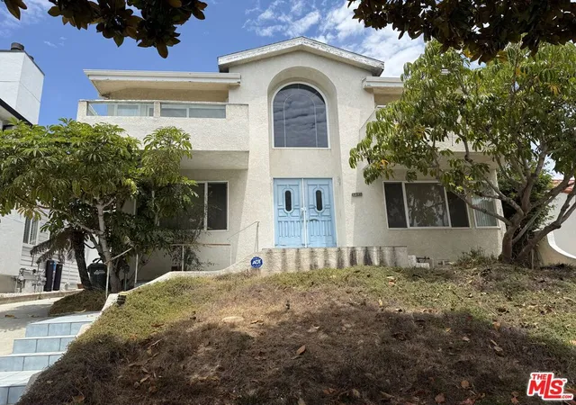 Photo 3 of Sale Pending at 1212 S Irena Ave, Redondo Beach, CA 90277 | MLS# 26862945 | Listing updated on 2026-10-09