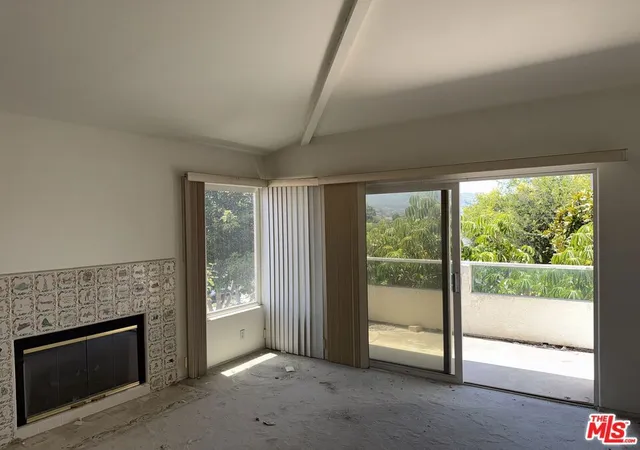 Photo 4 of Sale Pending at 1212 S Irena Ave, Redondo Beach, CA 90277 | MLS# 26862945 | Listing updated on 2026-10-09