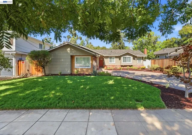 1st image of 1654 Creek Dr, San Jose, CA 95125 | MLS# 41142890