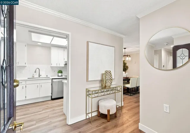 Listing Photo 5 - Condo for sale in building located at 1323 Golden Rain Rd, Walnut Creek, CA 94595 - Unit #3