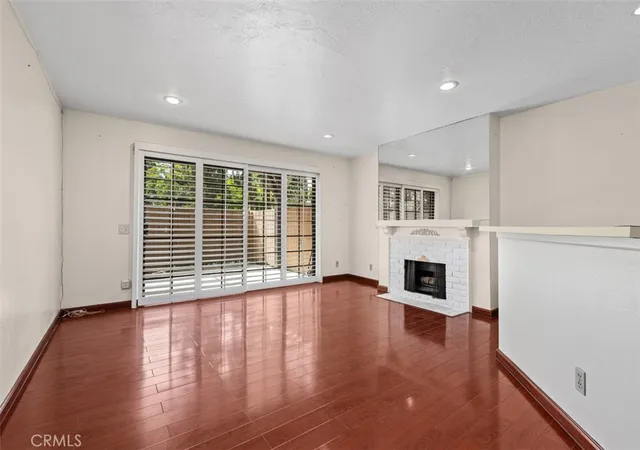Listing Photo 4 - Condo for sale in building located at 3673 S Bear St, Santa Ana, CA 92704 - Unit #C