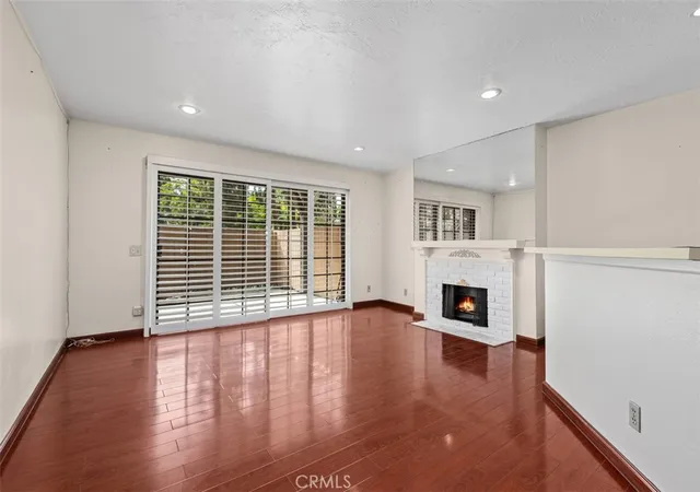 Listing Photo 5 - Condo for sale in building located at 3673 S Bear St, Santa Ana, CA 92704 - Unit #C