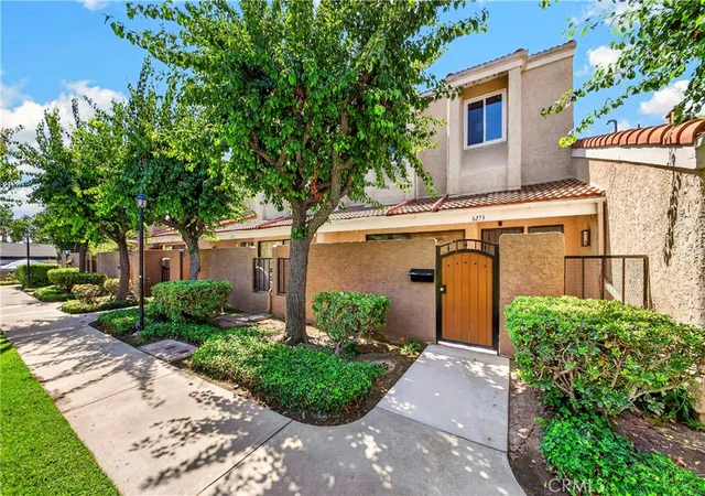 Photo 2 of Townhouse for sale at 6273 Lincoln, Buena Park, CA 90620 | MLS# PW26163178 | Listing updated on 2026-10-05