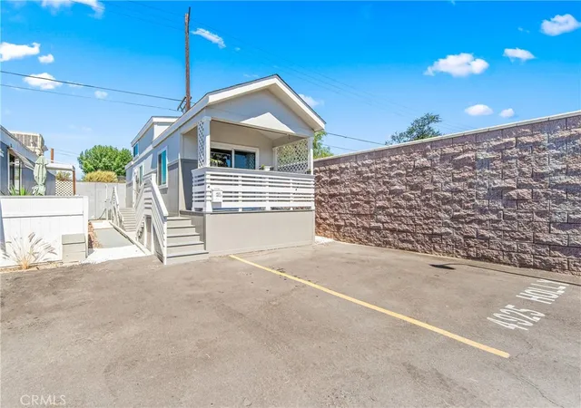 Photo 3 of Manufactured home for sale at 4925 Holly, Long Beach, CA 90805 | MLS# PW26158366 | Listing updated on 2026-09-26