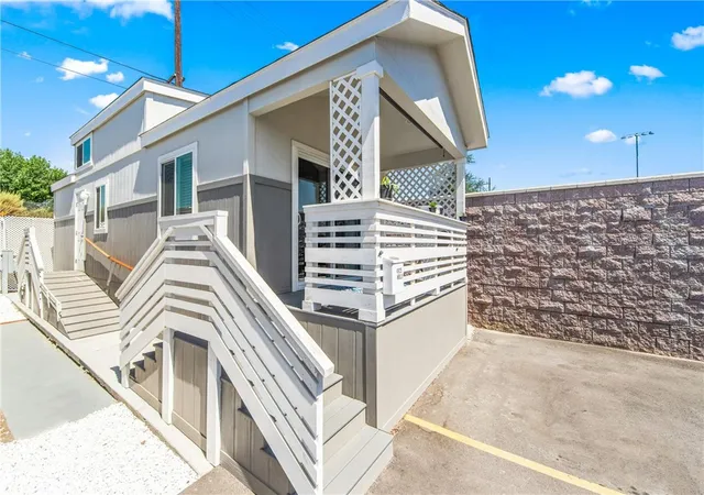 Photo 3 of Manufactured home for sale at 4925 Holly, Long Beach, CA 90805 | MLS# PW26158366 | Listing updated on 2026-09-26