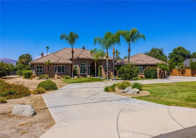 Photo 1 of Sale Pending at 43000 Johnston, Hemet, CA 92544 | MLS# SW26161023 | Listing updated on 2026-09-20