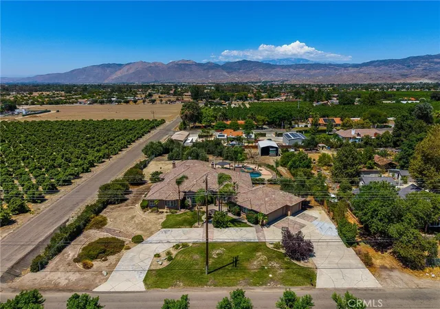 Photo 3 of Sale Pending at 43000 Johnston, Hemet, CA 92544 | MLS# SW26161023 | Listing updated on 2026-09-20