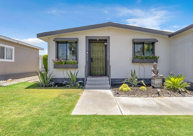 Photo 2 of Manufactured home for sale at 1022 Via Grande, Cathedral City, CA 92234 | MLS# 219150736DA | Listing updated on 2026-09-29