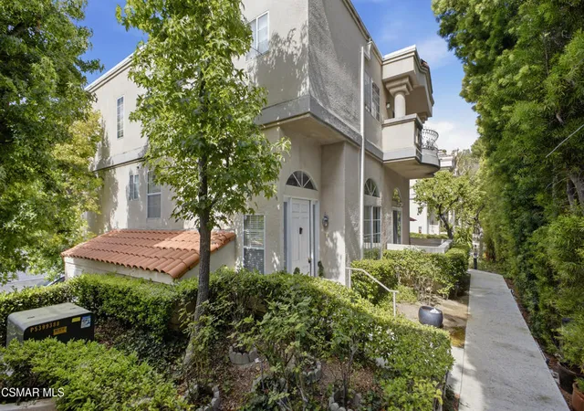Townhouse for sale at 5340 Las Virgenes Rd #5, Calabasas, CA 91302 | MLS# 226003562