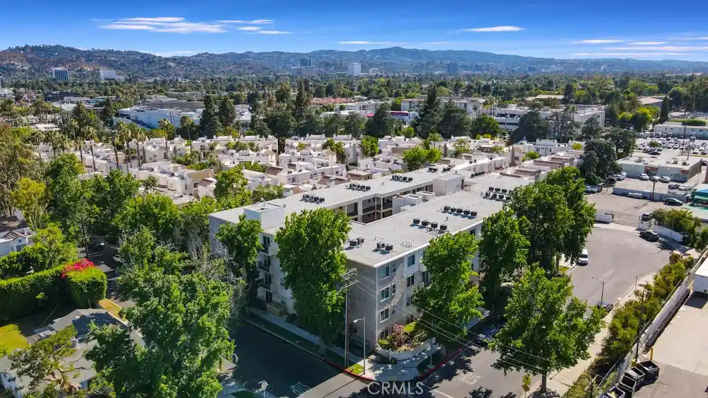 Listing Photo 43 - Condo for sale in 14412 Killion St located at 14412 Killion St, Sherman Oaks, CA 91401 - Unit #310