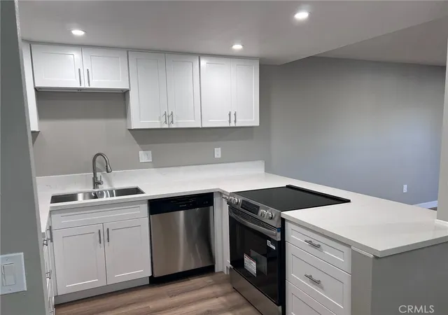 Listing Photo 5 - Condo for sale in building located at 3054 Associated Rd, Fullerton, CA 92835 - Unit #20