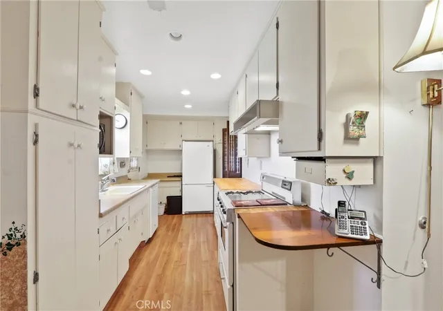5th image of 1530 W Rosewood Ct, Ontario, CA 91762 | MLS# IV26162347