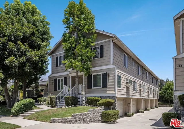 Photo 2 of Condo for sale at 154 N Meridith Ave #7, Pasadena, CA 91106 | MLS# 26860189 | Listing updated on 2026-10-06