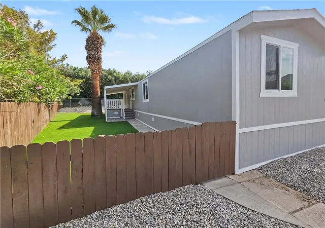 Photo 3 of Manufactured home for sale at 14 Yucca Ln, Palm Desert, CA 92260 | MLS# TR26163448 | Listing updated on 2026-10-08