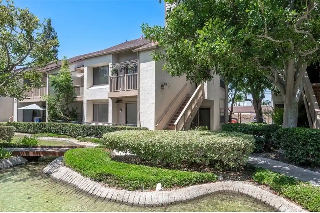 Listing Photo 1 - Condo for sale in 10530 Lakeside Dr N located at 10530 Lakeside Dr N, Garden Grove, CA 92840 - Unit 10530 Lakeside Dr N