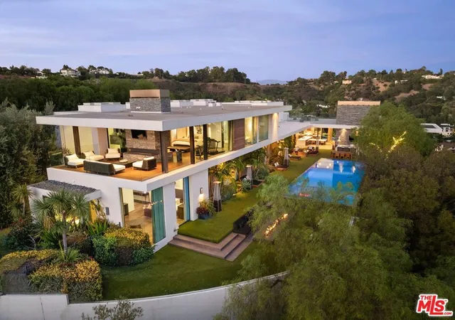 Photo 3 of Single family home for sale at 3000 Benedict Cyn Dr, Beverly Hills, CA 90210 | MLS# 26864637 | Listing updated on 2026-09-13
