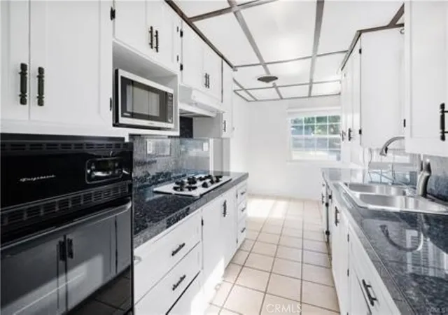 Photo 1 of Single family home for sale at 15235 La Maida, Sherman Oaks, CA 91403 | MLS# SR26163446 | Listing updated on 2026-10-13