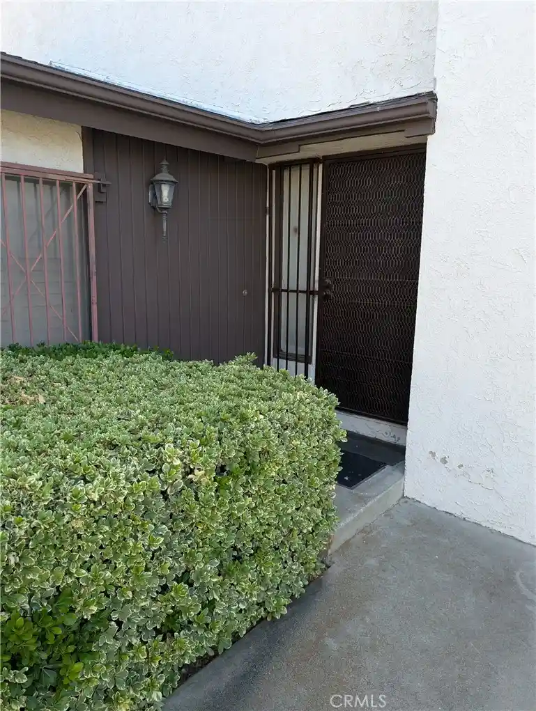 Listing Photo 1 - Condo for sale in 2062 Locust Ct located at 2062 Locust Ct, San Bernardino, CA 92404 - Unit 2062 Locust Ct