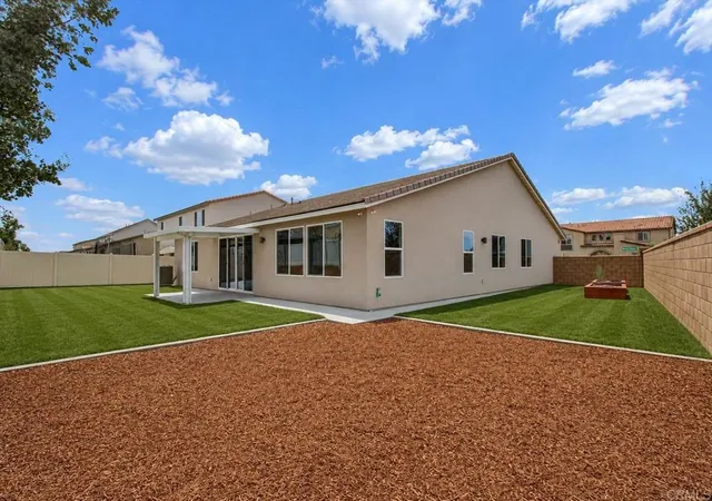 Photo 3 of Single family home for sale at 34082 Willow Stone St, Murrieta, CA 92563 | MLS# NDP2607083 | Listing updated on 2026-10-02