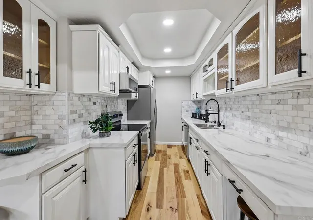 Listing Photo 4 - Condo for sale in building located at 32078 Del Cielo Oeste, Bonsall, CA 92003