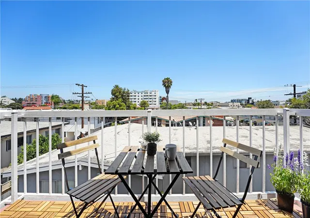 Photo 16 of Sale Pending at 3568 Keystone Ave #10, Los Angeles, CA 90034 | MLS# AR26156140 | Listing updated on 2026-09-29