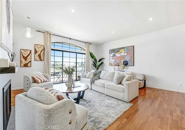Photo 1 of Sale Pending at 3568 Keystone Ave #10, Los Angeles, CA 90034 | MLS# AR26156140 | Listing updated on 2026-09-29