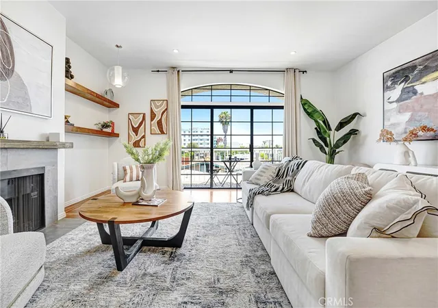 Photo 3 of Sale Pending at 3568 Keystone Ave #10, Los Angeles, CA 90034 | MLS# AR26156140 | Listing updated on 2026-09-29