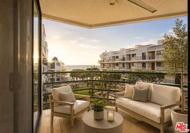 3rd image of 2930 Neilson Wy #408, Santa Monica, CA 90405 | MLS# 26865247
