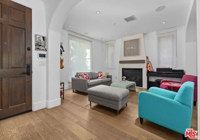 5th image of 635 Seward St, Los Angeles, CA 90004 | MLS# 26864519