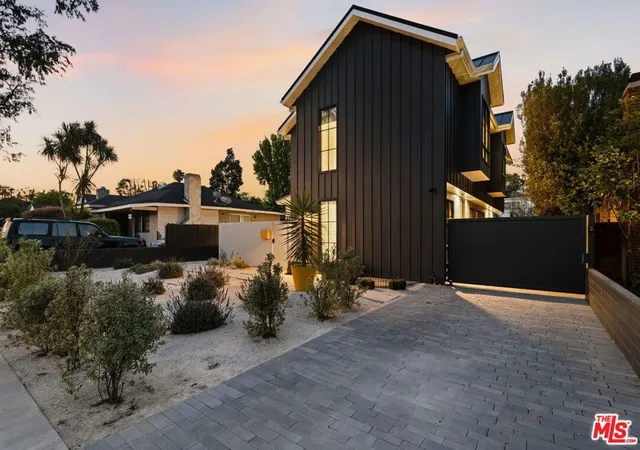 2nd image of 4034 Coolidge Ave, Los Angeles, CA 90066 | MLS# 26854555