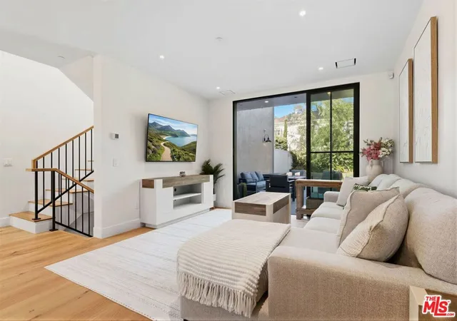 4th image of 4034 Coolidge Ave, Los Angeles, CA 90066 | MLS# 26854555