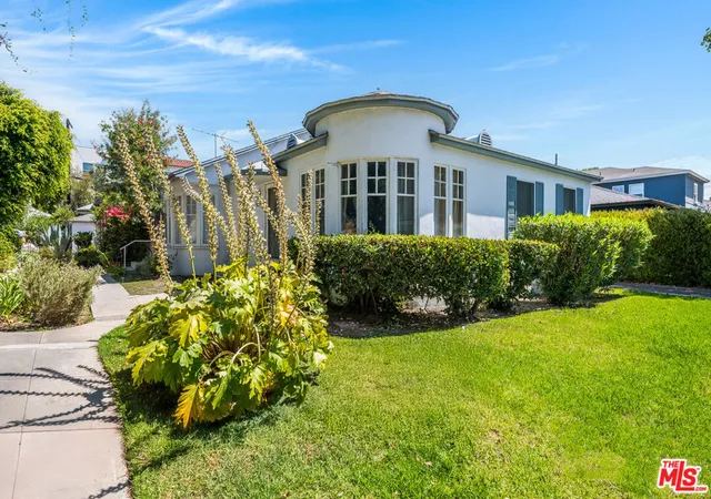 2nd image of 10651 Whipple St, North Hollywood, CA 91602 | MLS# 26864929