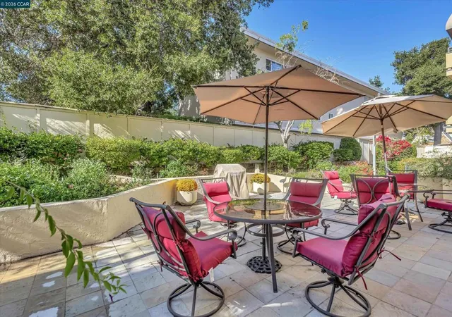 2nd image of 324 Catalpa St, San Mateo, CA 94401