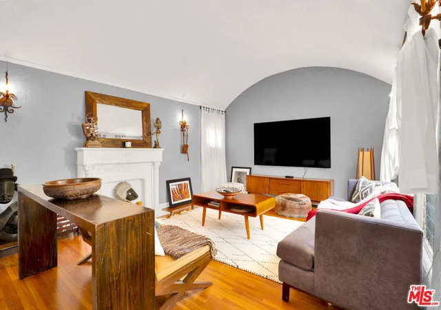 4th image of 811 N Citrus Ave, Los Angeles, CA 90038 | MLS# 26865157