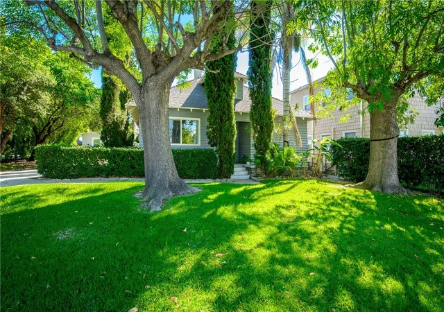 Photo 4 of House for sale at 892 S Marengo, Pasadena, CA 91106 | MLS# AR26164327 | Listing updated on 2026-10-05