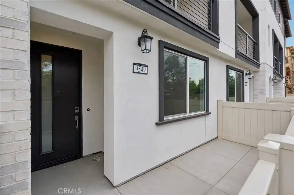Townhouse for sale at 9549 Hannah Way, Riverside, CA 92503 | MLS# CV26164393