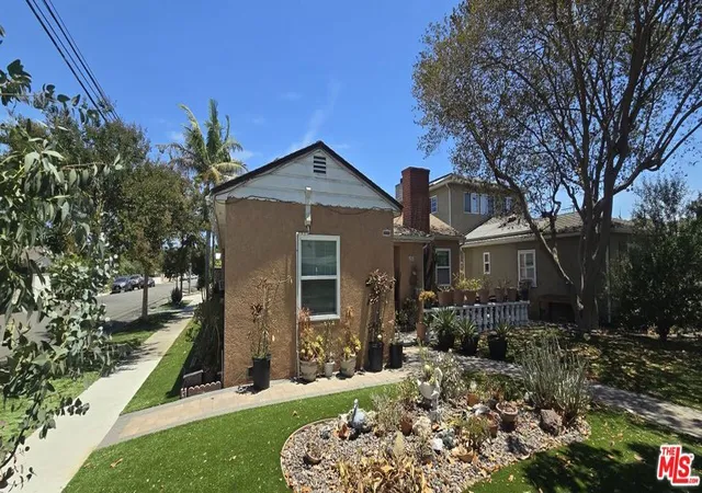 3rd image of 2690 Oregon Ave, Long Beach, CA 90806 | MLS# 26865245