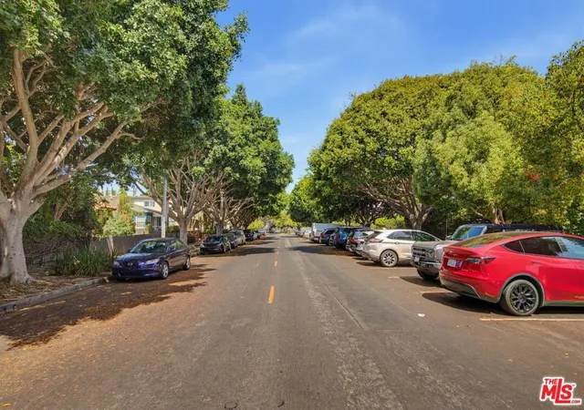 2nd image of 1834 9Th St, Santa Monica, CA 90404