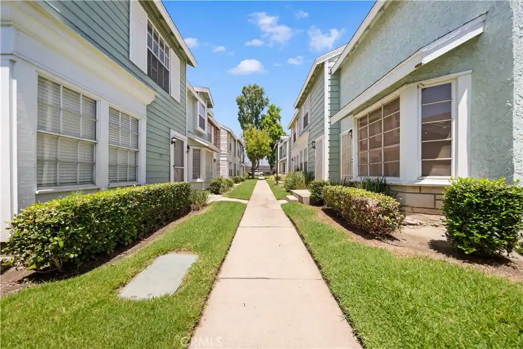 Listing Photo 1 - Condo for sale in 5640 Riverside Dr located at 5640 Riverside Dr, Chino, CA 91710 - Unit #32