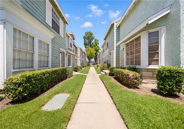 Condo for sale at 5640 Riverside Dr #32, Chino, CA 91710 | MLS# TR26164128