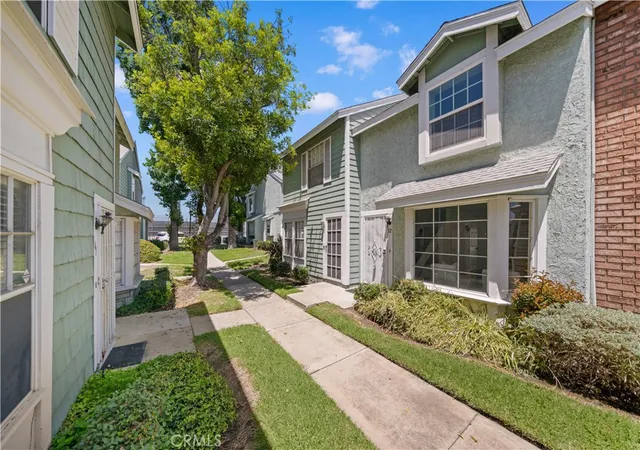Photo 3 of Condo for sale at 5640 Riverside Dr #32, Chino, CA 91710 | MLS# TR26164128 | Listing updated on 2026-10-13