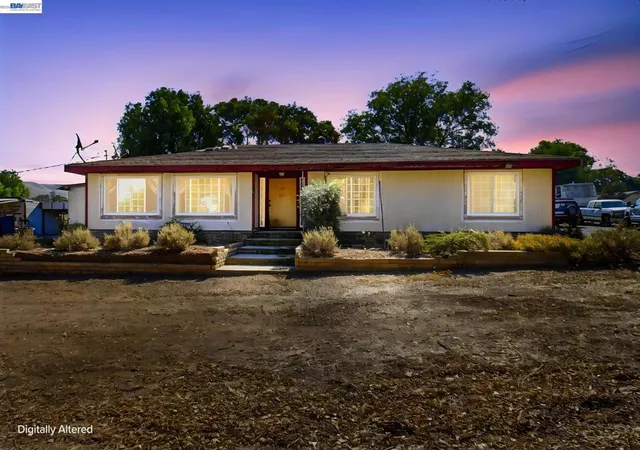 Photo 1 of Sale Pending at 5940 Victoria Ln, Livermore, CA 94550 | MLS# 41143049 | Listing updated on 2026-10-08