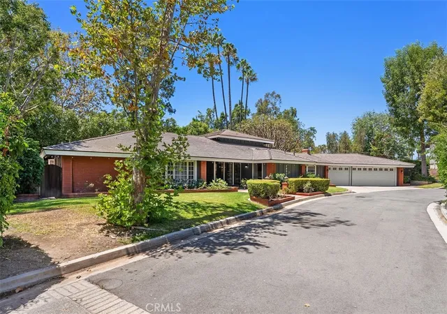 Photo 3 of Single family home for sale at 1632 Se Skyline Dr, Santa Ana, CA 92705 | MLS# OC26164351 | Listing updated on 2026-10-09