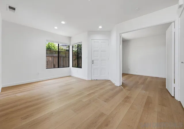 Photo 4 of Townhouse for sale at 6337 Caminito Del Pastel, San Diego, CA 92111 | MLS# 260018392SD | Listing updated on 2026-10-28