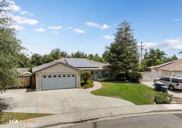 Photo 3 of Single family home for sale at 5102 Omaha, Bakersfield, CA 93312 | MLS# PI26164459 | Listing updated on 2026-10-12